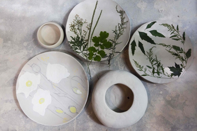 Asuka_ceramics 陶器　自然と草花の紋様　ハンドメイド作品　手描きの紋様　絵付け　オーダーメイド販売