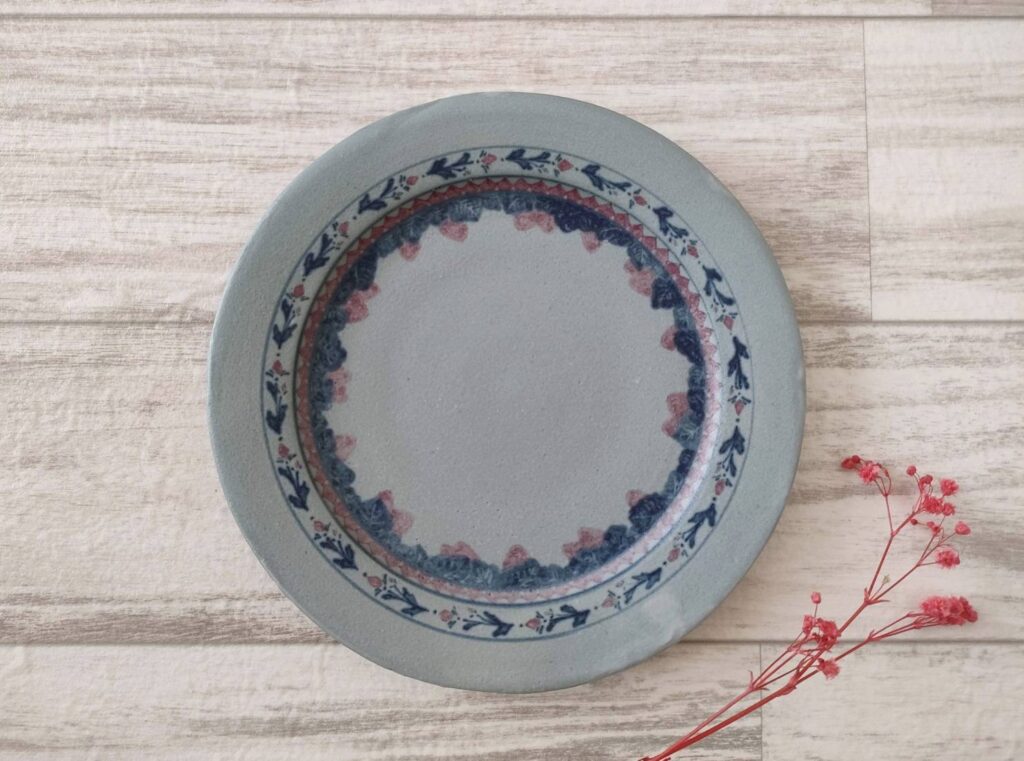 Asuka_ceramics 陶器　自然と草花の紋様　ハンドメイド作品　手描きの紋様　絵付け　陶芸家　多治見意匠研究所　経歴　