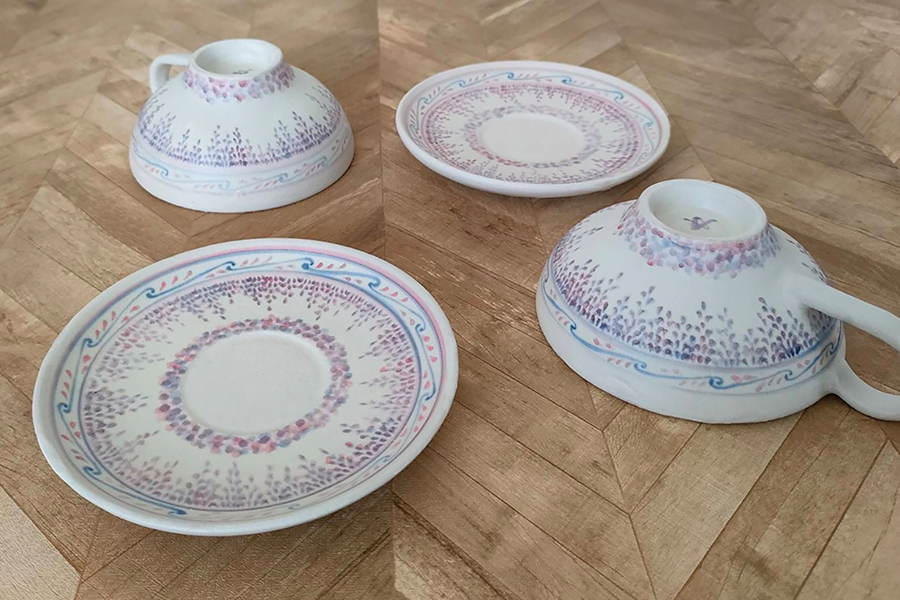 Asuka_ceramics 陶器　自然と草花の紋様　ハンドメイド作品　手描きの紋様　絵付け　ティーカップ　藤の花　シリーズ作品